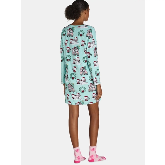 Hello Kitty Nightgown Sleepwear set w/Socks! FREE SHIPPING! - Picture 6 of 7